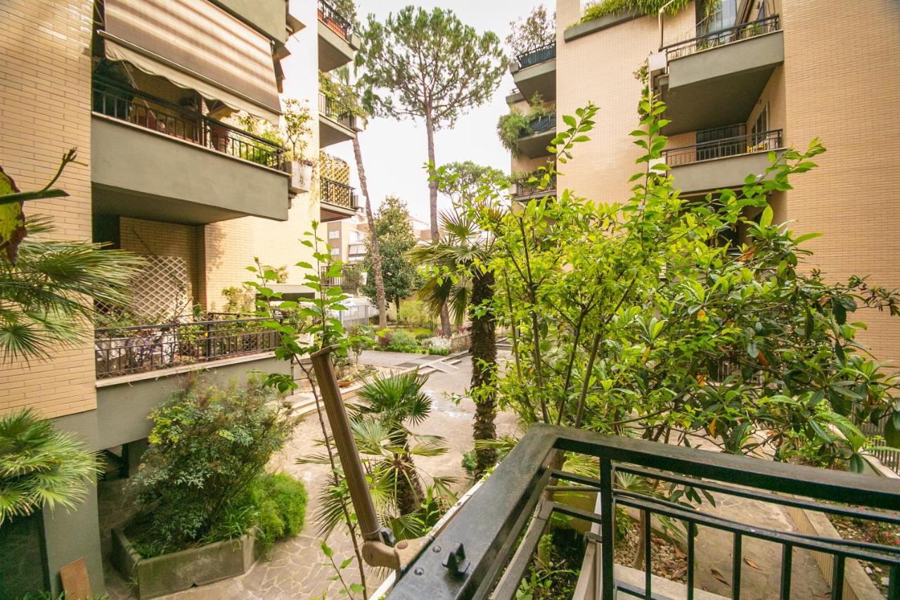 The Voice Of The Moon Apartment *